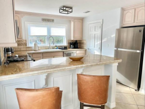 Be A Nomad - Oceanview 2 bed home - Outdoor decks